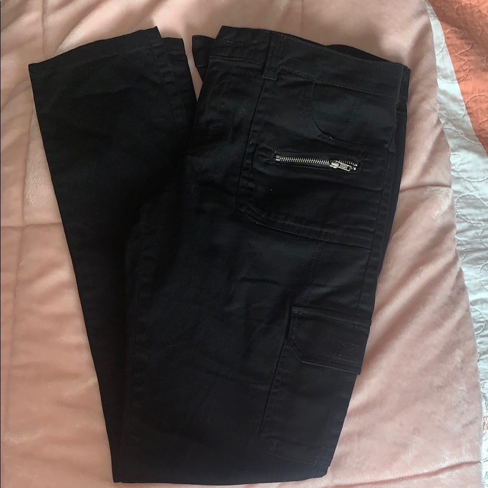 Black low rise Cargo Pants with Zipper Pocket